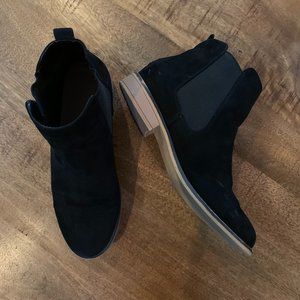 LOFT Outlet Black Ankle Boots - Size 8